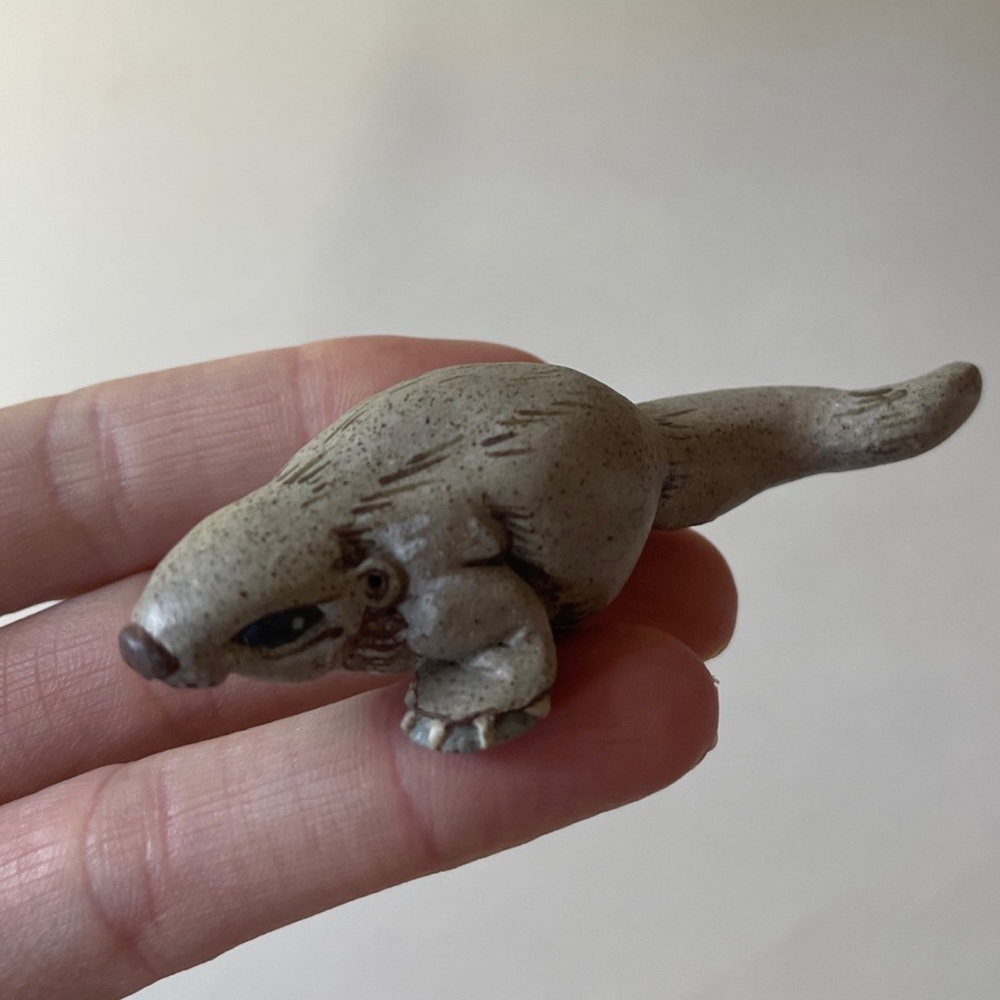 RARE 1/1 Vtg OTTER FIGURINE 2.5” CERAMIC PORCELAIN Sculpture Handpainted 1987